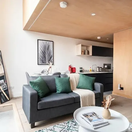 Modern And Quirky 2 Bed Flat In 아파트