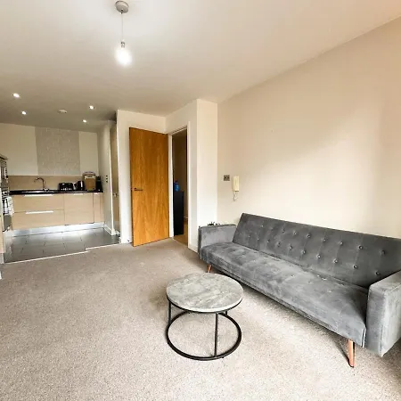 Chic 1 Bedroom Flat In The Heart Of