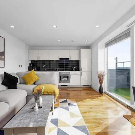 Penthouse Skyline - 2br, Massive Terrace Retreat Manchester