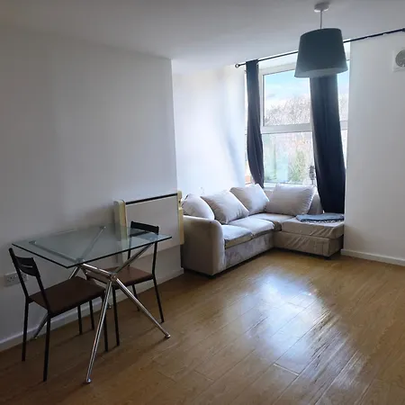 Old Trafford 1bed Apartment Manchester