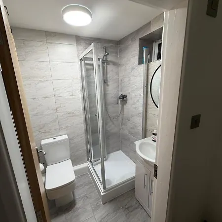 Modern En-suite Near Oxford Rd & Centre 아파트