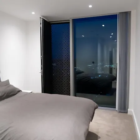 High Rise In Centre With Stunning Views شقة *