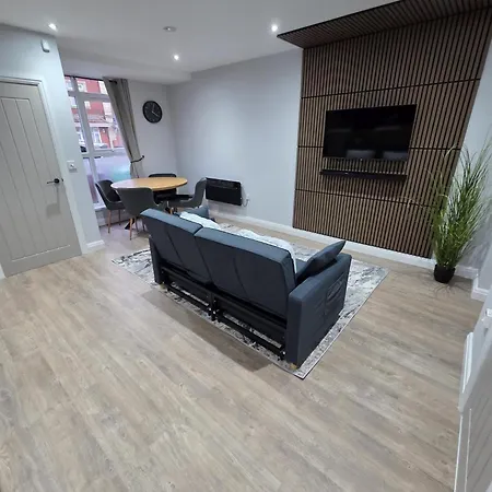 Easy Access To Airport &city Centre Lejlighed *