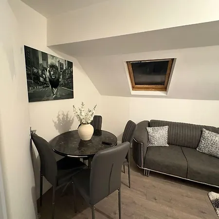 Comfy Stayzzz Апартаменты *