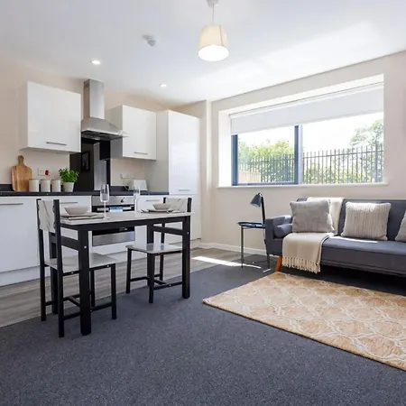 Modern 1 Bed W Fast Broadband Apartment *