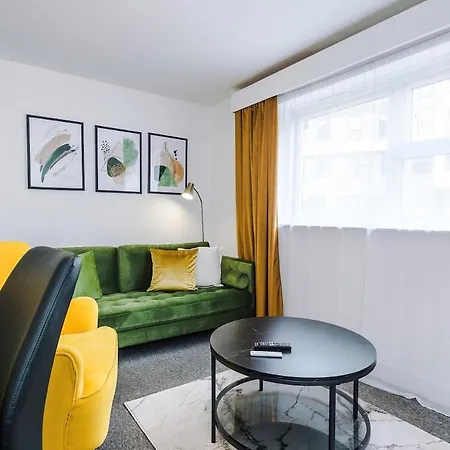 Stylish 2 Bedroom, 2 Bathroom With Free Parking Lejlighed *