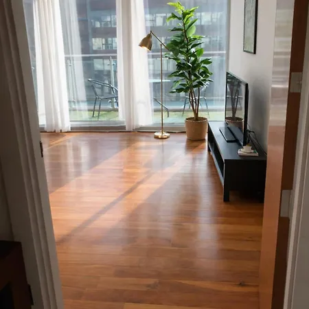 2 Bed Lowry River Collection Penthouse شقة