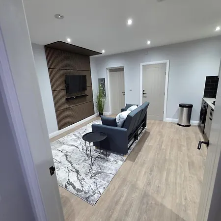 Easy Access To Airport &city Centre Lejlighed *
