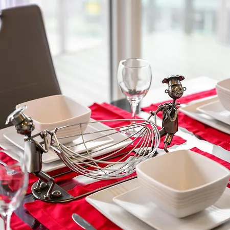 Waterfront Panorama - 2br + Balcony, Near Stadium Apartman