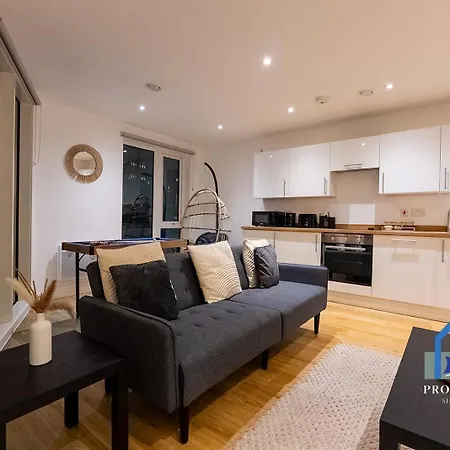 Condo-terrace-gym-games -free Secure Parking- Appartement