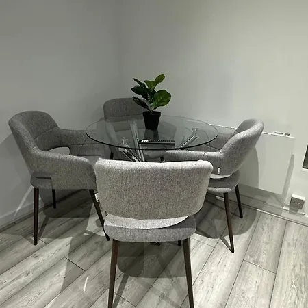 Διαμέρισμα 2 Bedroom - Near Coop Live & Etihad Stadium *