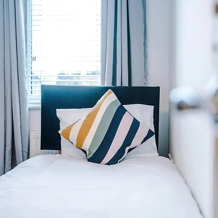 Lägenhet Salford 4 Bed House - Free Parking - Sleeps 7