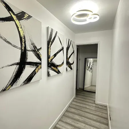 2 Bedroom - Near Coop Live & Etihad Stadium 아파트 *