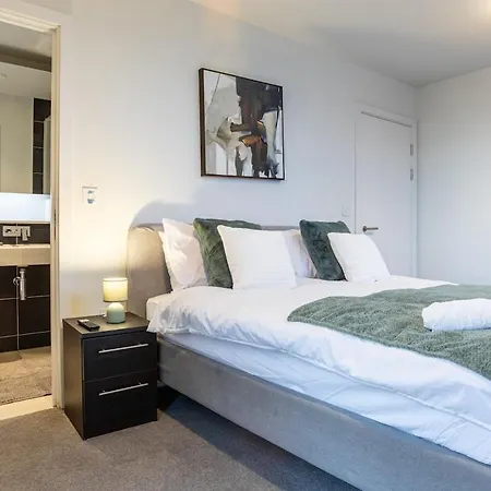 Centre Apartment, Pool Table Апартаменты *