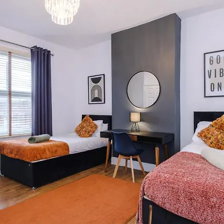 Beautiful 4bd Home, Sleeps 8, Parking, Manchester, Perfect For Groups Lägenhet Manchester