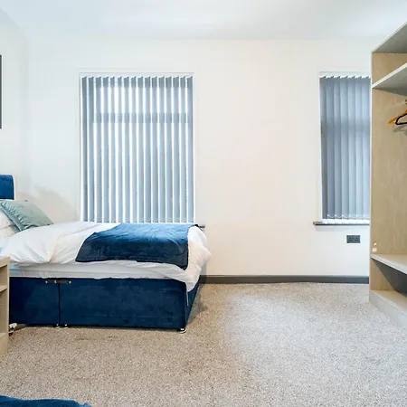 Long - 3br - Sleeps 6 - Free Parking * Manchester