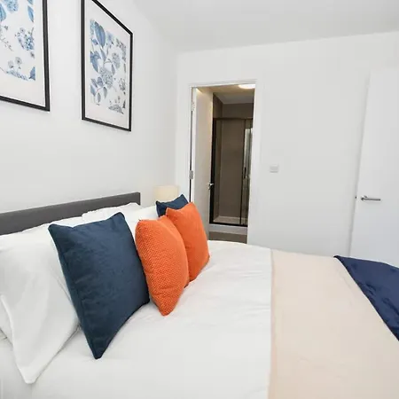 Modern 2 Bedroom In W Balcony *