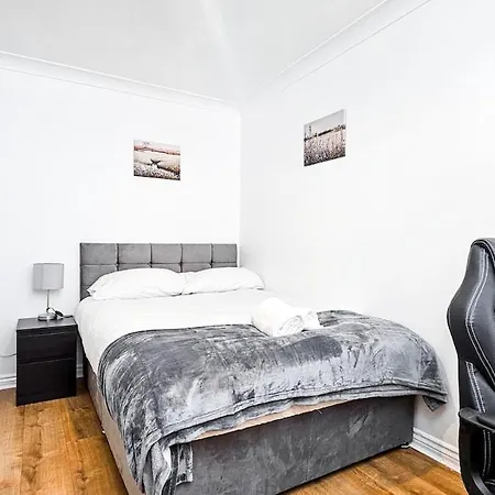 Deluxe 4-bed Near Etihad & C0-0p Arena, Parking X 2 Cars Or Vans, Sleeps 9 Appartamento Manchester
