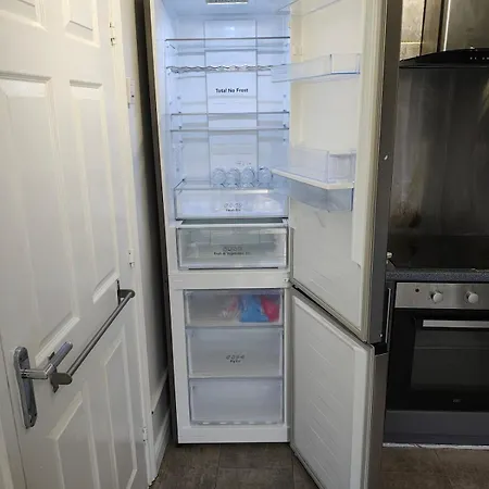 Appartamento Deluxe 4-bed Near Etihad & C0-0p Arena, Parking X 2 Cars Or Vans, Sleeps 9