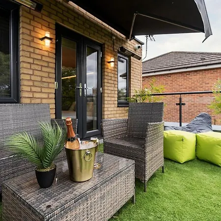 Vila Riverside Manchester