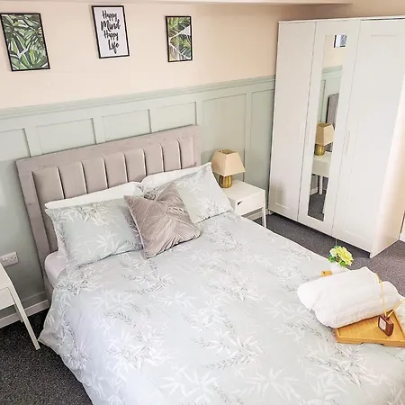 Entire 2 Bedroom And 2 Bathroom In -free Underground Parking Apartment