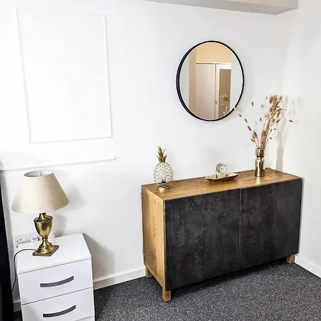 Entire 2 Bedroom And 2 Bathroom In -free Underground Parking アパート *