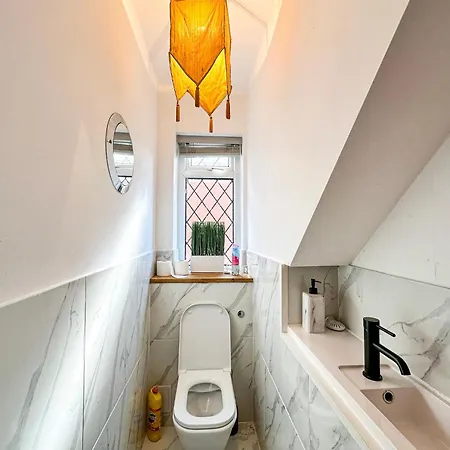 5br Jacuzzi, Garden & Parking * Manchester