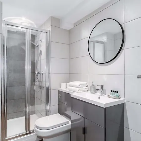 Daire Modern 3bed Flat In W Security *