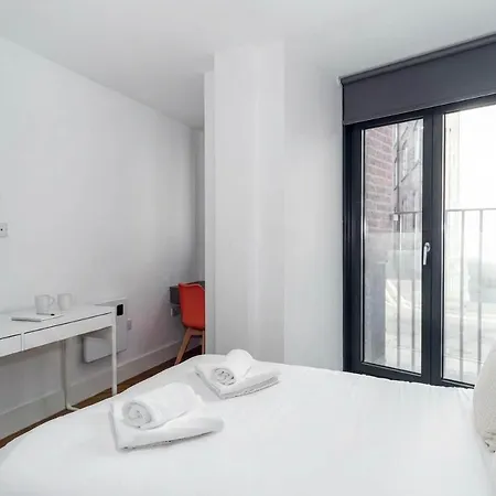 Modern 3bed Flat In W Security