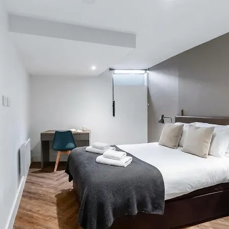 Daire Modern 3bed Flat In W Security *