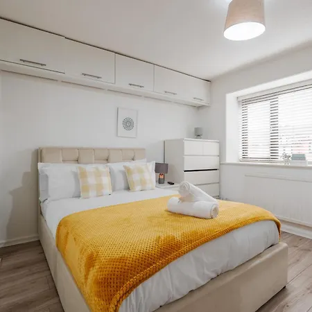 Modern Centre 3bd - Fire Pit - Free Parking