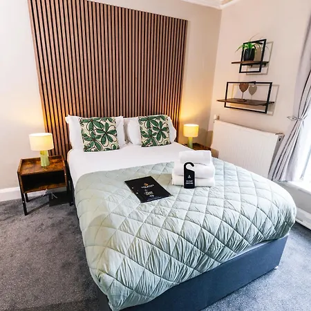 Mitre Centre 3*