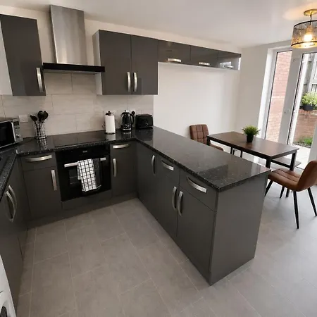 Dom wakacyjny Spacious 3-bedroom House With 5 Beds And Sofa-bed