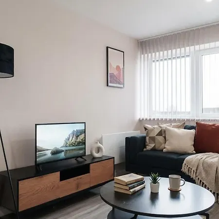 Lovely 1 Bed In - Sleeps 2 Apartment *