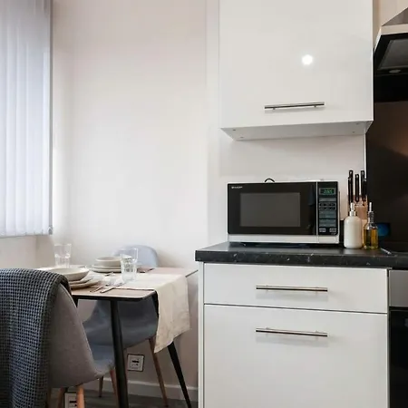 Lovely 1 Bed In - Sleeps 2 Μάντσεστερ