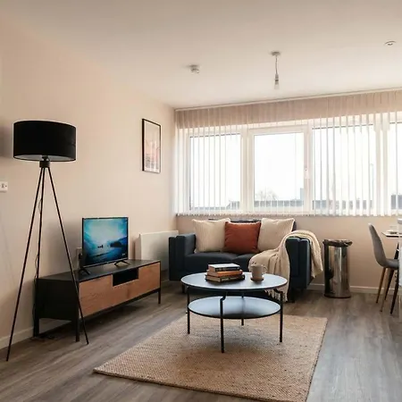 Lovely 1 Bed In - Sleeps 2 Apartment *