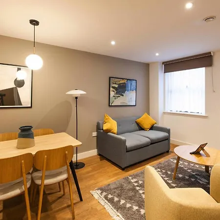 Cove Minshull Street 4*