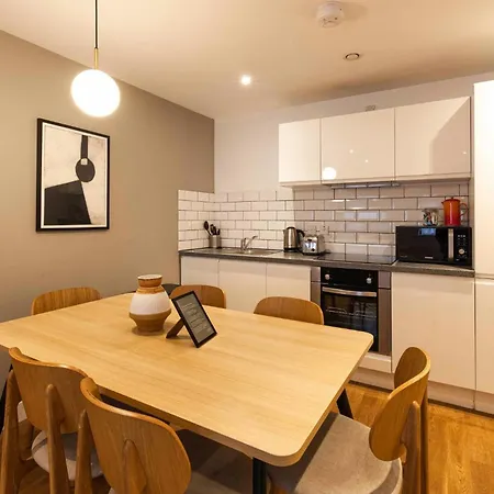 Cove Minshull Street Hotel