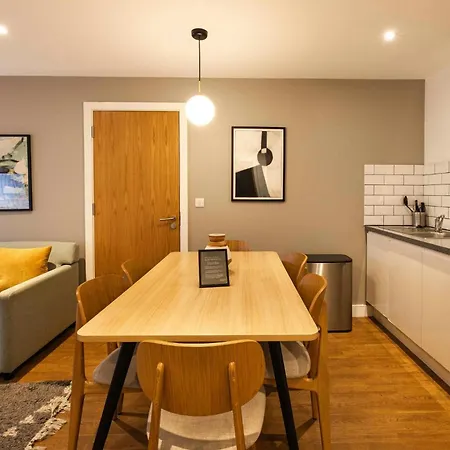 Cove Minshull Street 4*