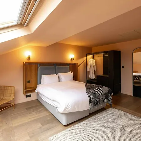 Whitworth Locke Hotel