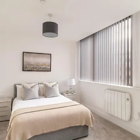 Stayzeni, Alexandra Rise Lovely 1 Bed *