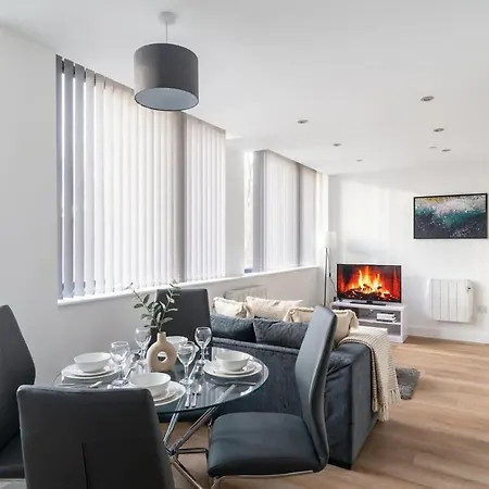 Stayzeni, Alexandra Rise Lovely 1 Bed *