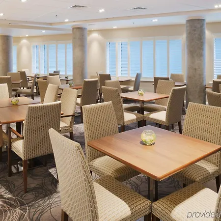 Express Centre By Ihg Hotel 3*