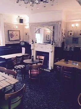 Hotell Salford Arms 2*