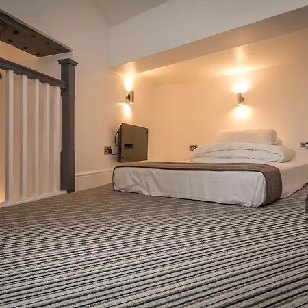 Arena Aparthotel