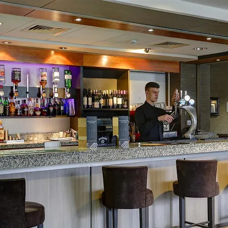 Western Manchester Cresta Court Hotel
