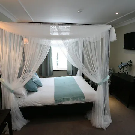 Best Western Plus Pinewood Manchester Airport-wilmslow Aparthotel 4*