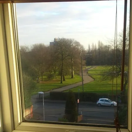 Elton Bank מנצ'סטר