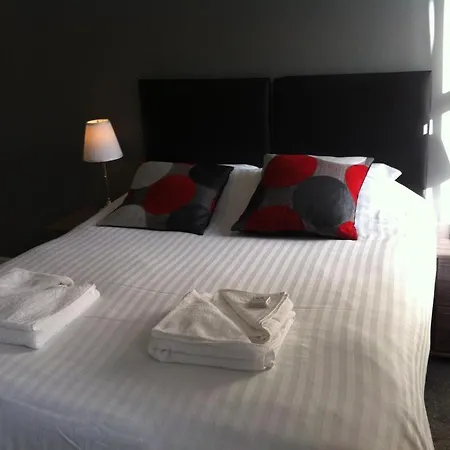 Ivy Mount Boutique 3*