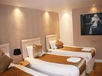 Bed & Breakfast Black Lion Manchester 4*